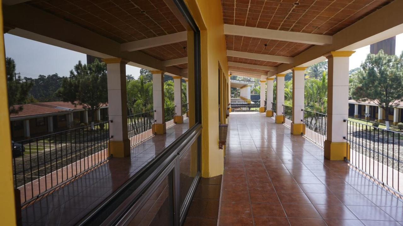 Zafra Hotel Retalhuleu Kültér fotó