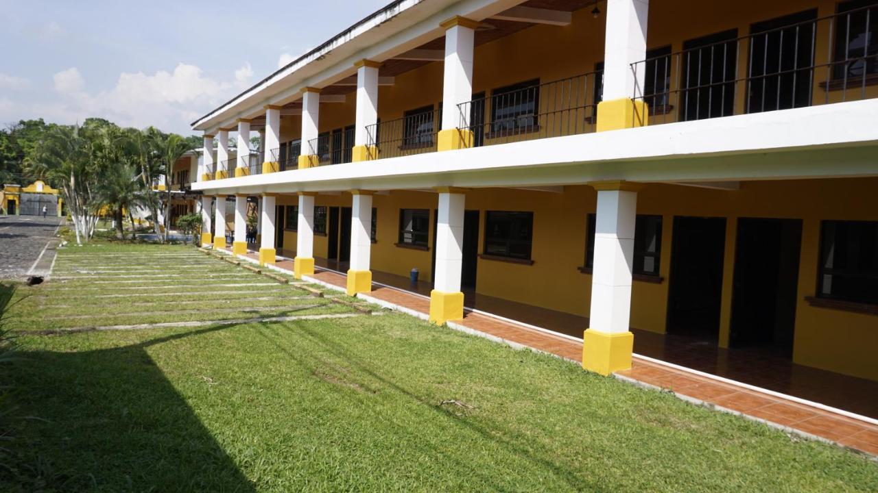Zafra Hotel Retalhuleu Kültér fotó